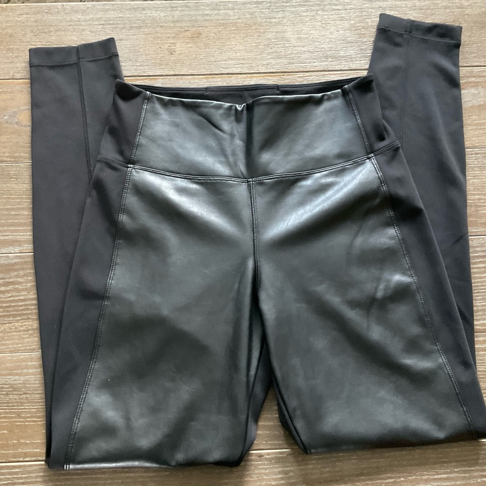 Athleta Delancey Shine Tight in Black